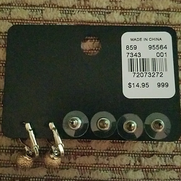 New York and Co. Earings. Never worn! - Picture 3 of 3